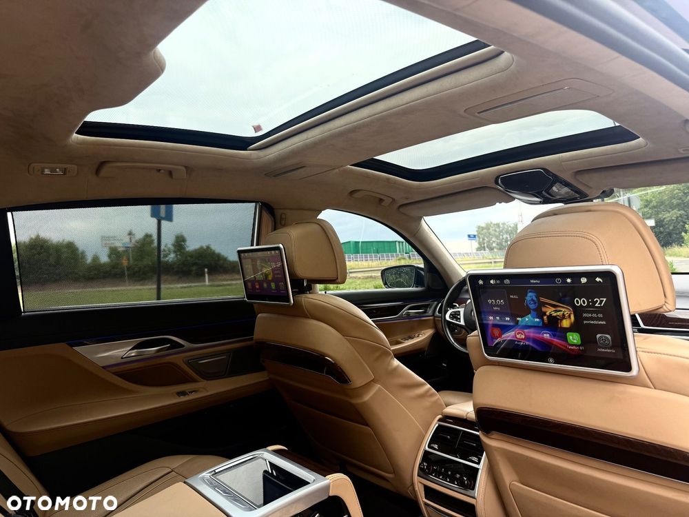 BMW Seria 7 750i xDrive sport - 17