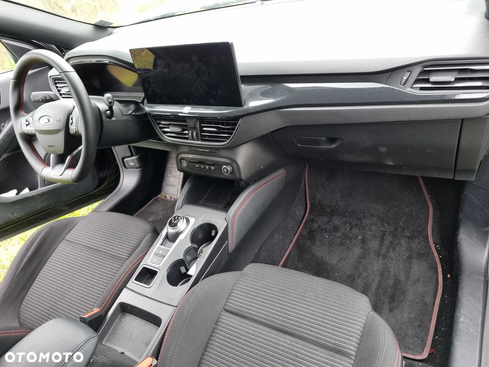 Ford Focus 1.5 EcoBlue Start-Stopp-System ST-LINE - 12
