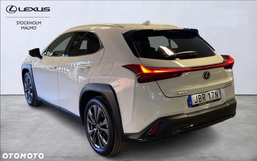 Lexus UX 300h (E-FOUR) Luxury Line - 2