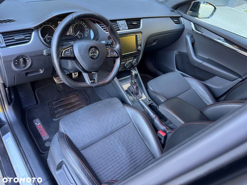 Skoda Octavia 2.0 TDI DSG RS - 21