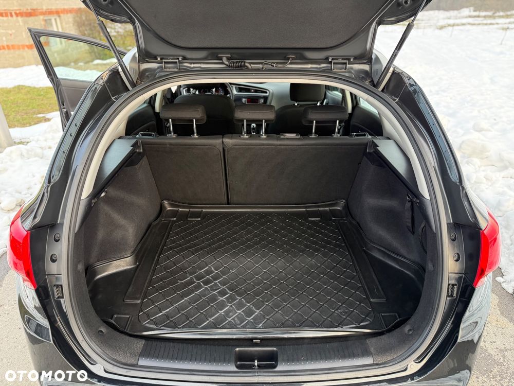 Kia Ceed 1.4 CRDi 90 Vision - 17