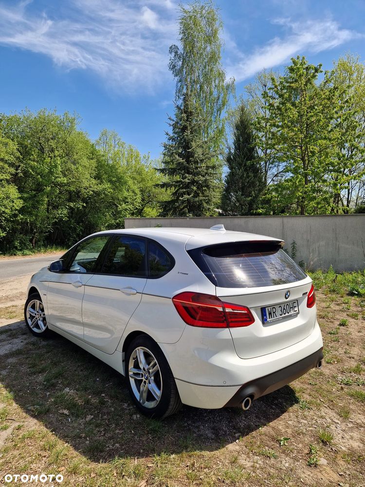 BMW Seria 2 218d - 8