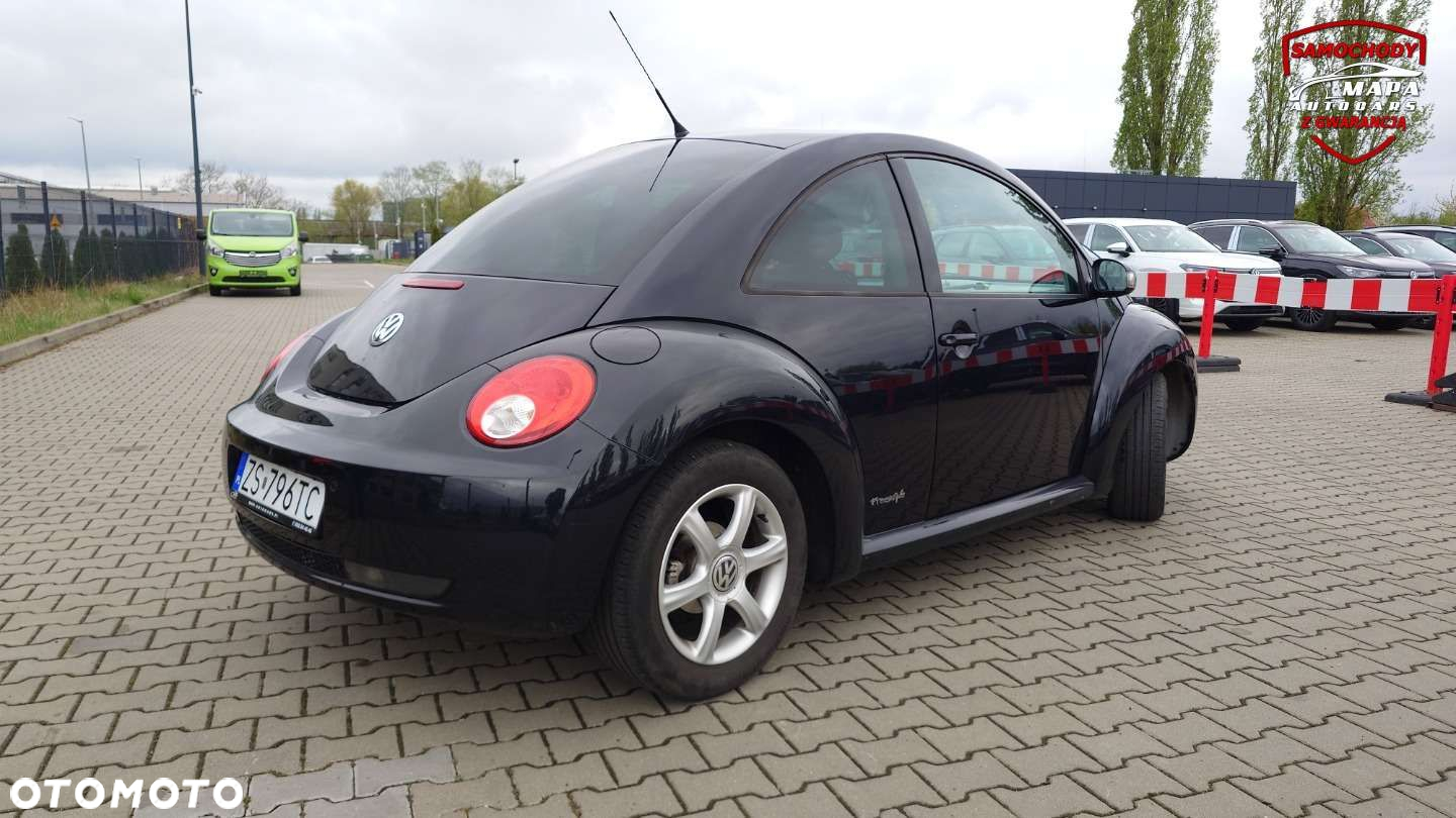 Volkswagen New Beetle - 13