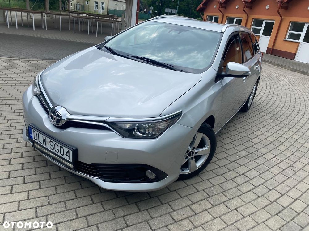 Toyota Auris - 1
