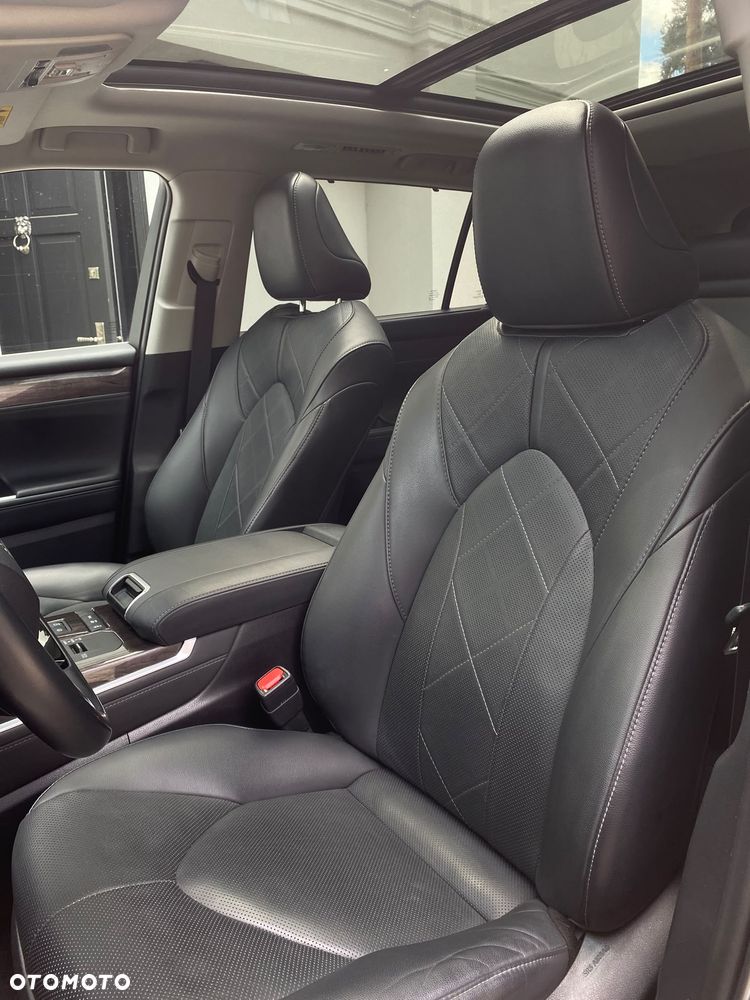 Toyota Highlander 2.5 Hybrid Executive - 31