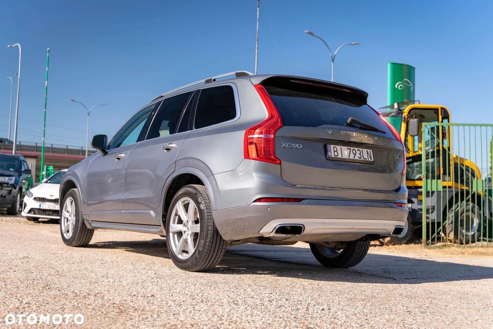 Volvo XC 90 T5 AWD Momentum - 10