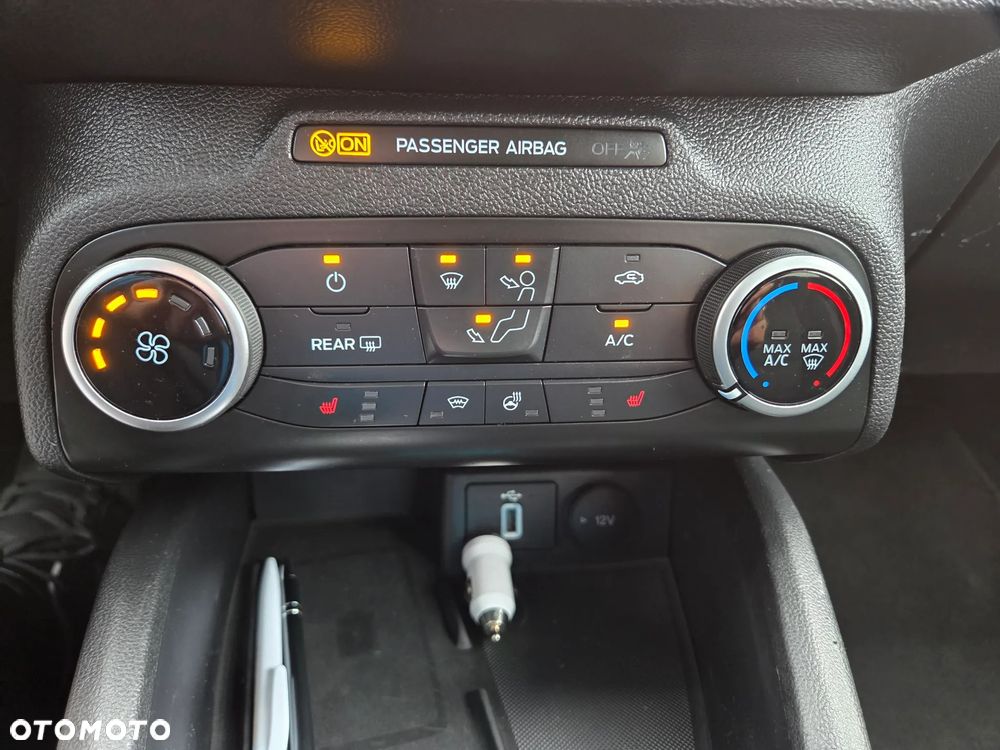 Ford Focus 1.5 EcoBlue Start-Stopp-System TITANIUM - 40