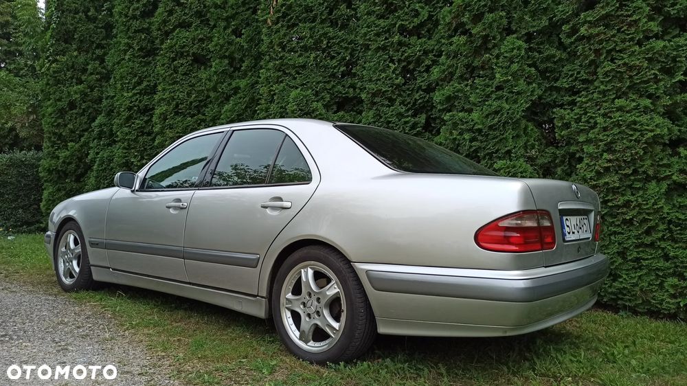 Mercedes-Benz Klasa E 220 CDI Classic - 2