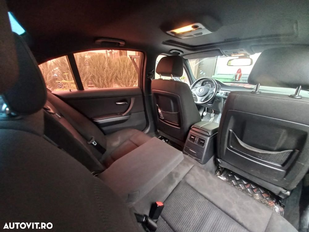 BMW Seria 3 320d - 11