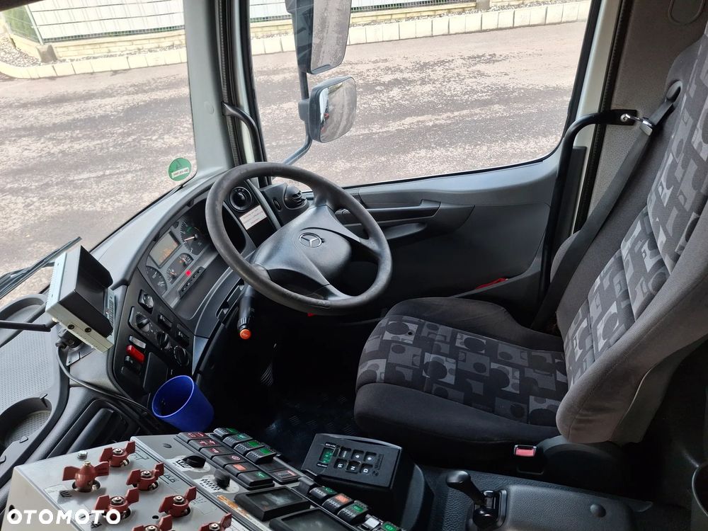 Mercedes-Benz Atego 1524 Zamiatarka BUCHER CityFant 60 2 Silniki Tylna Oś Na Poduszkach Rura Do Liści / Studzienek Zamiatarka Uliczna Sprzątanie Zamiatanie - 32