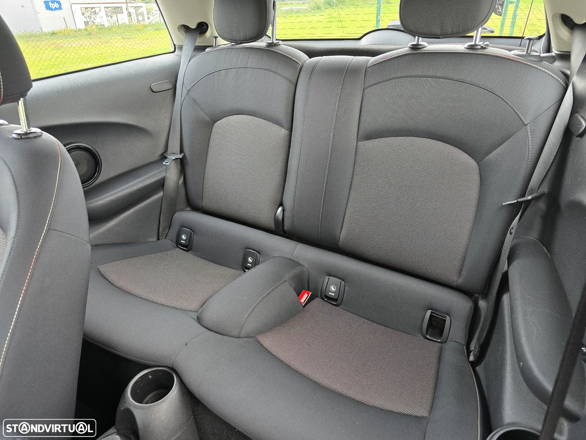 MINI 3 Portas One D - 21