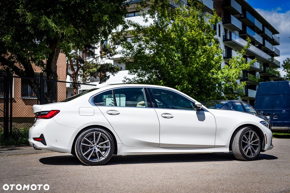 BMW Seria 3 330i Sport Line sport - 5