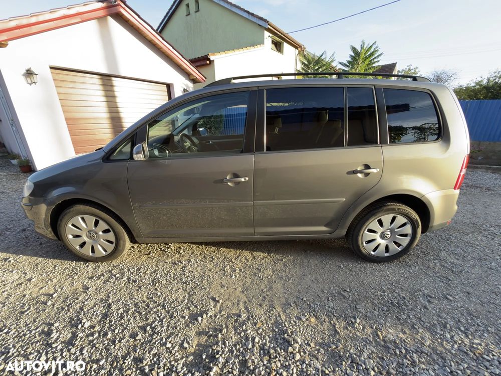 Volkswagen Touran 1.9 TDI DPF Highline - 8