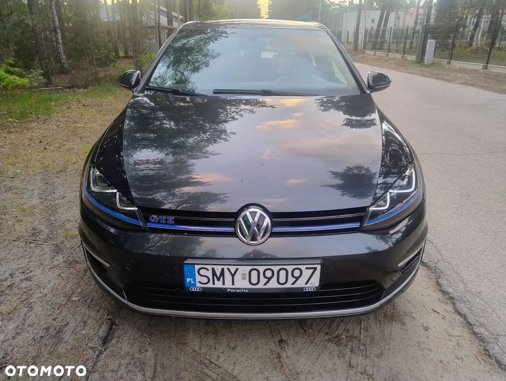 Volkswagen Golf - 8