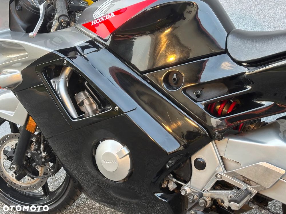 Honda CBR - 13
