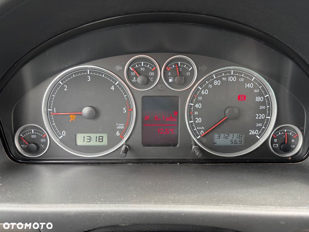 Volkswagen Sharan - 9