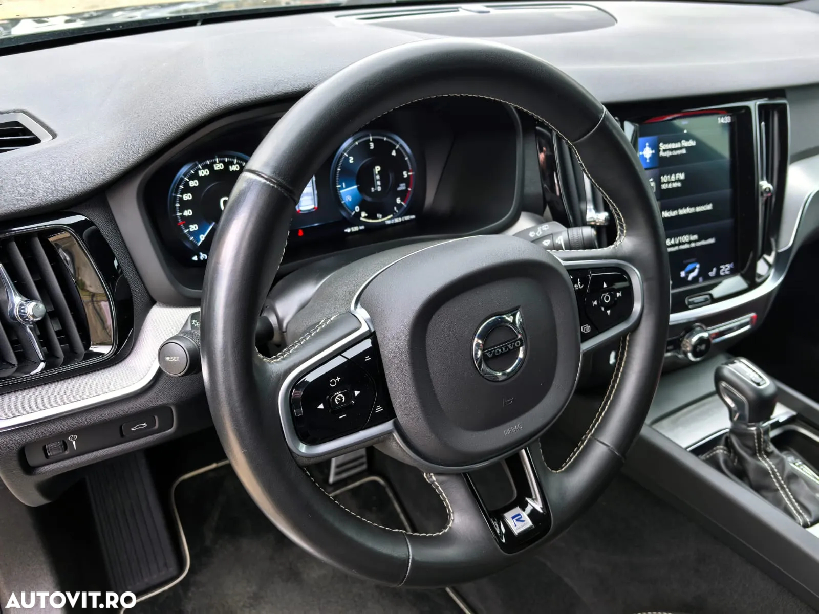 Volvo V60 D3 R-Design - 11