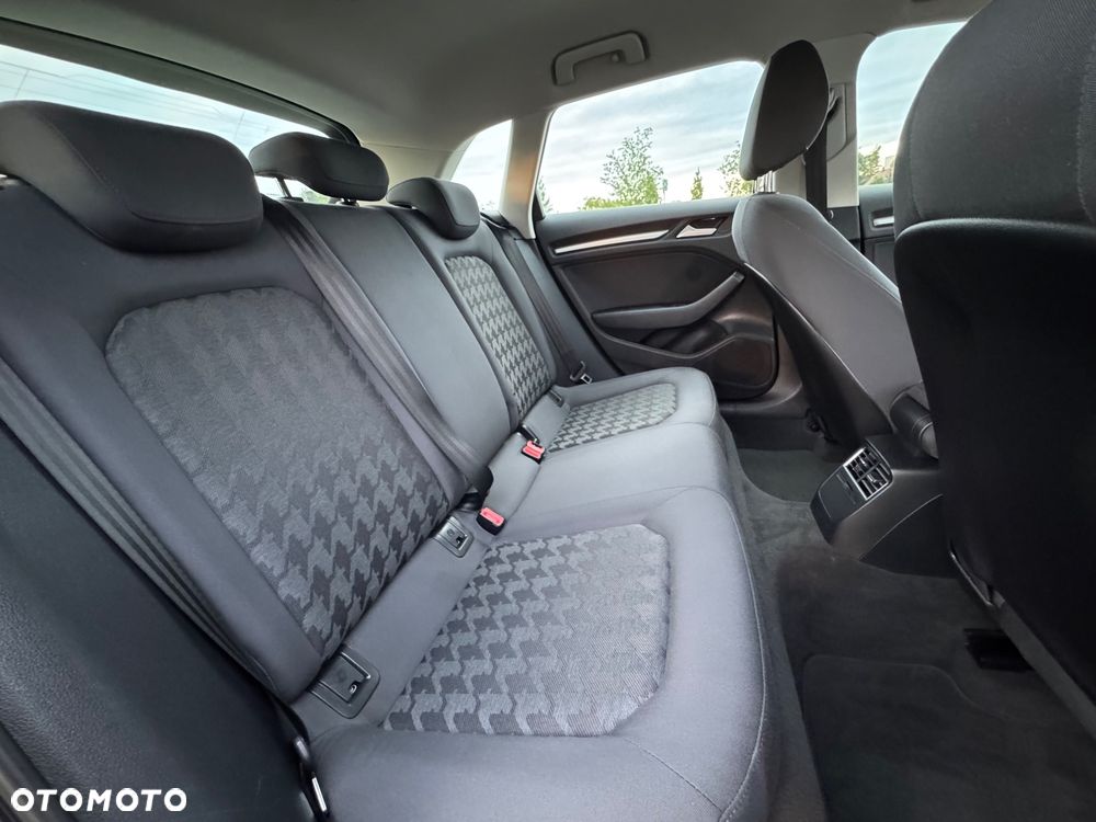 Audi A3 Sportback 1.6 TDI Attraction - 24