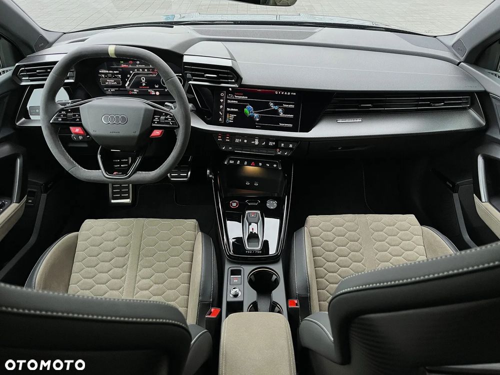 Audi RS3 Limousine - 22