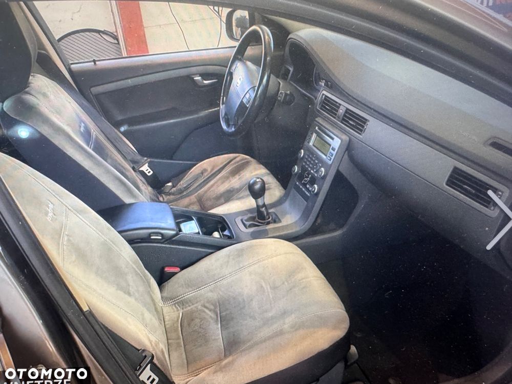 Volvo V70 2010 photo 3