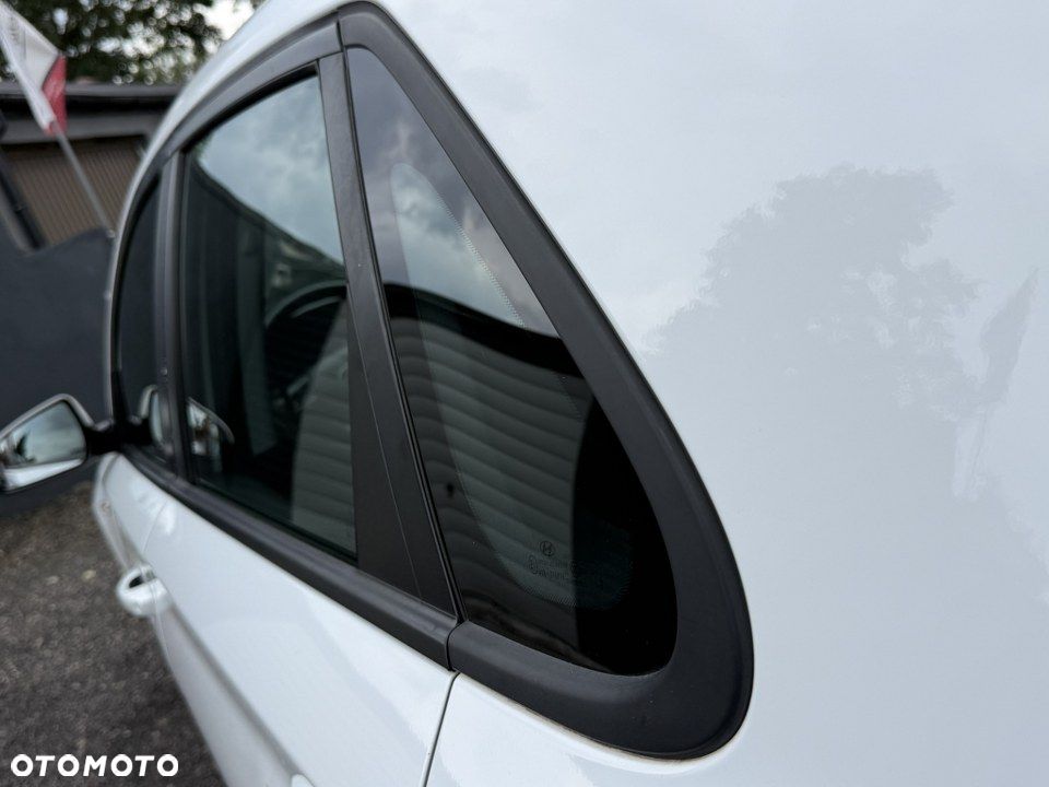 Hyundai i30 1.4 Passion Plus - 12