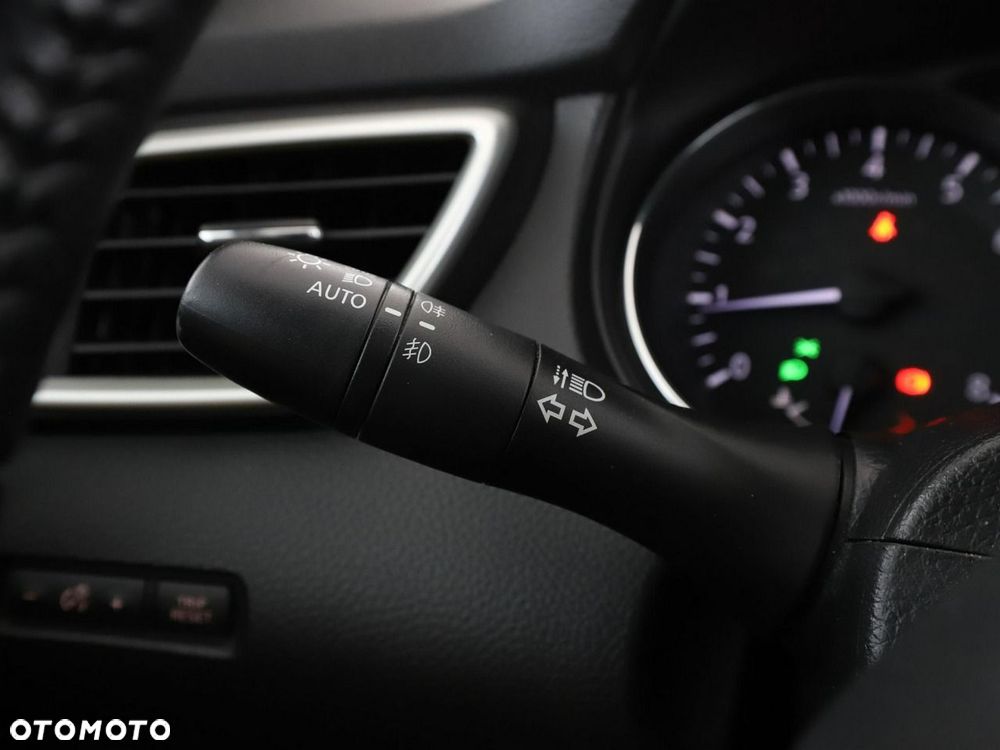 Nissan Qashqai 1.6 DIG-T N-Connecta - 33