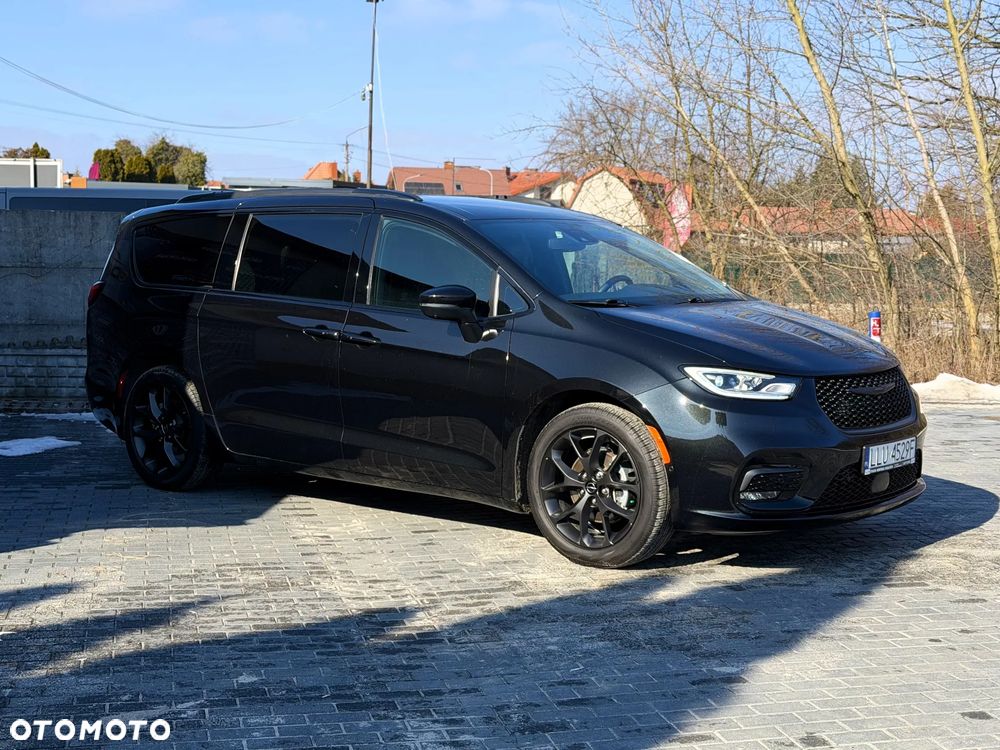 Chrysler Pacifica - 4