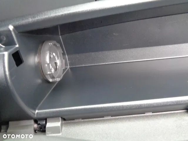 Toyota Verso 1.8 Prestige 7os EU6 - 24