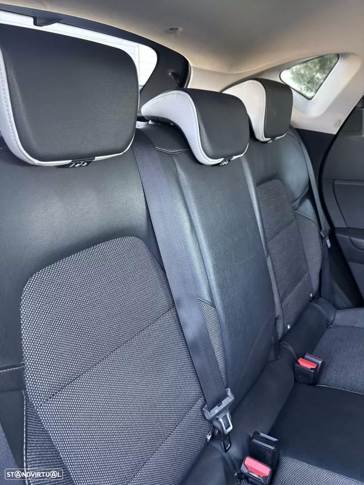 Renault Captur 1.0 TCe Exclusive - 14
