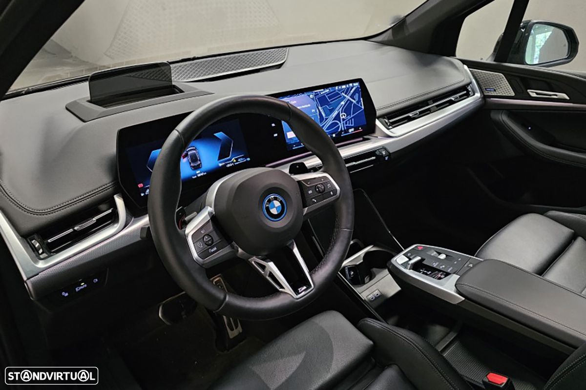 BMW 225i Active Tourer - 9