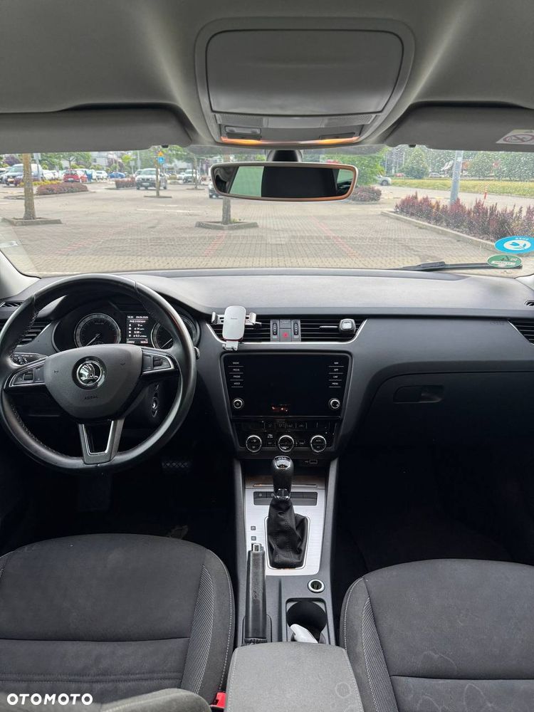 Skoda Octavia 1.6 TDI DSG Clever - 21