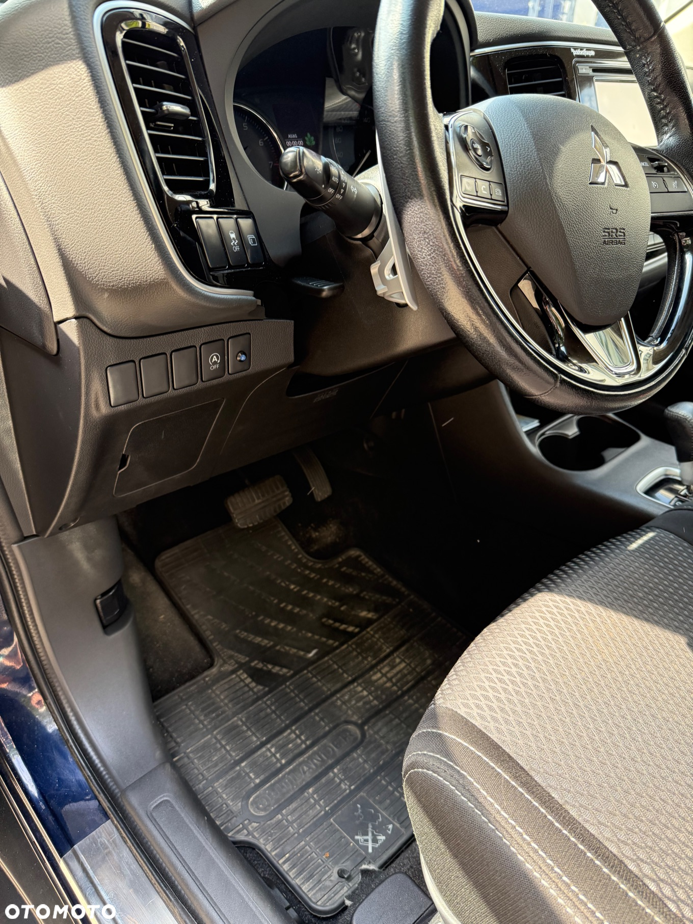 Mitsubishi Outlander 2.0 Instyle + 4WD CVT - 13