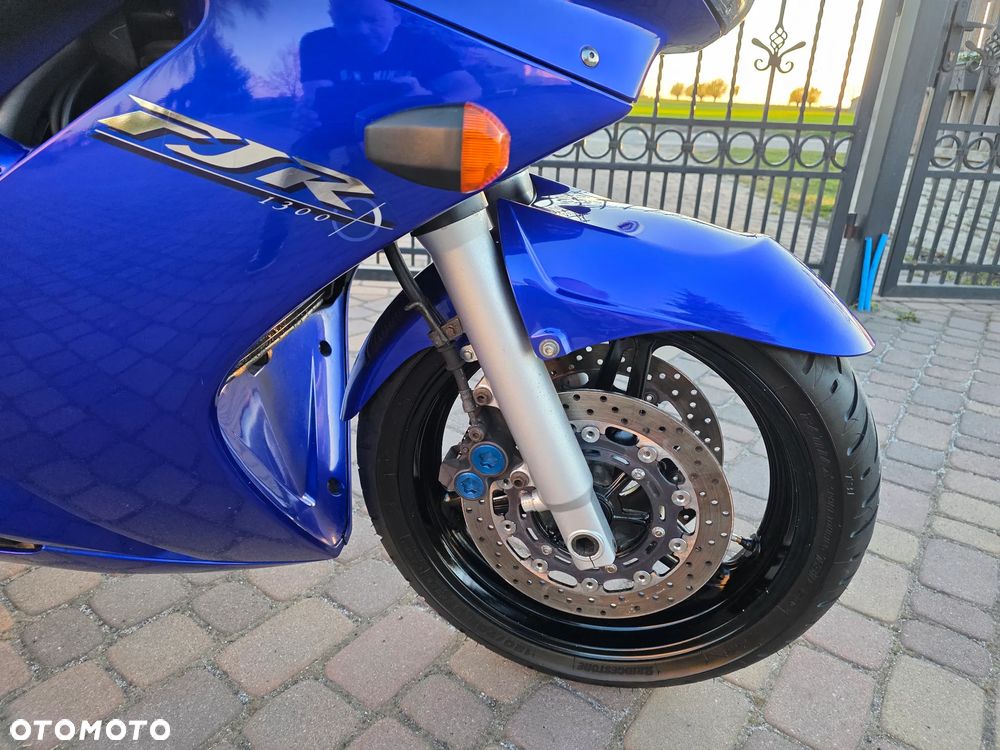 Yamaha FJR - 6