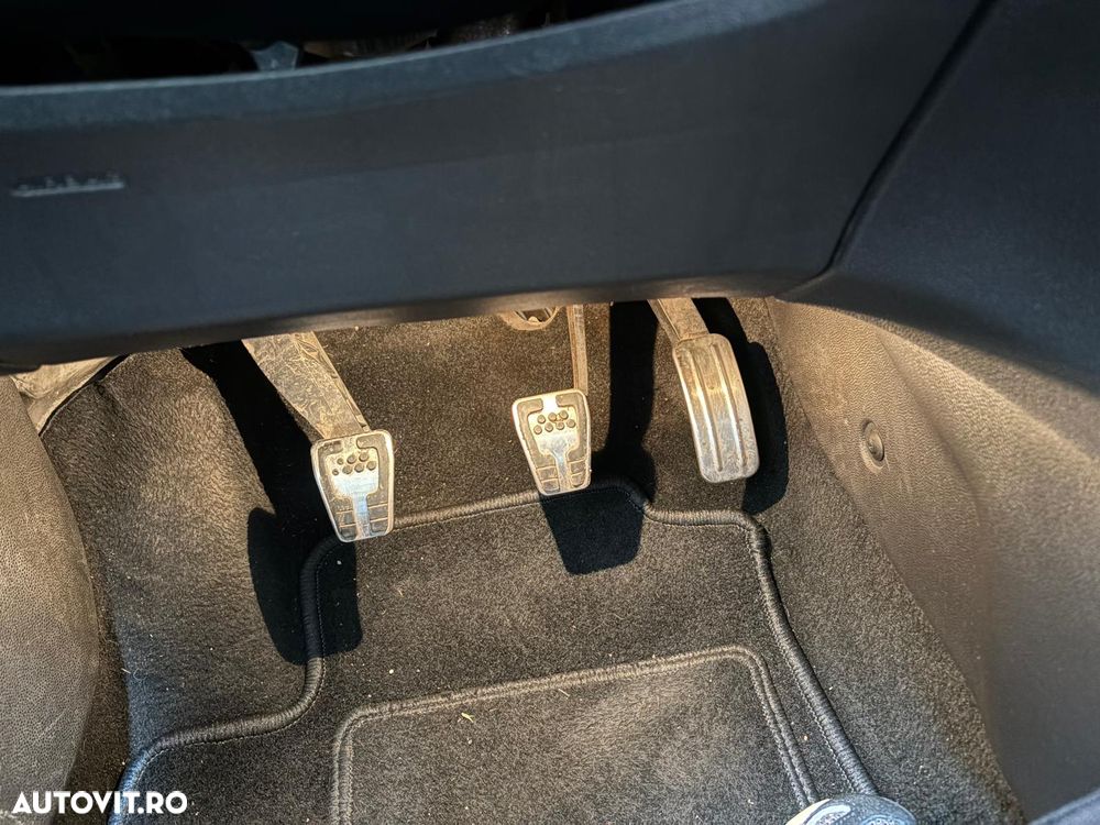 Ford Fiesta - 12
