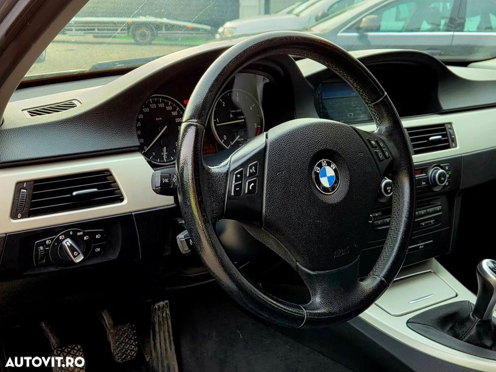 BMW Seria 3 318d Blue Performance - 15