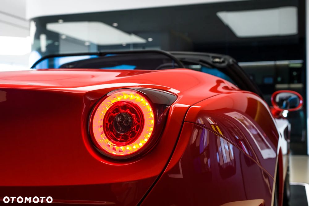 Ferrari California T - 15