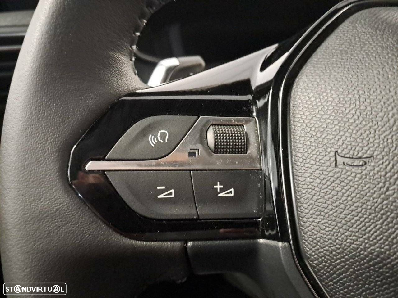 Peugeot 2008 1.2 PureTech Allure EAT8 - 16