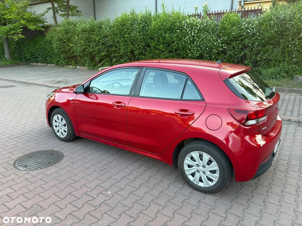 Kia Rio - 4