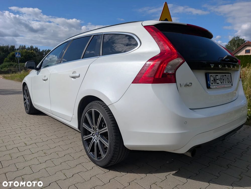 Volvo V60 D3 Geartronic Summum - 13