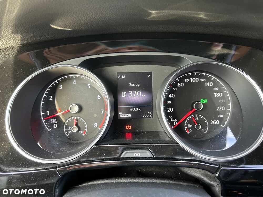 Volkswagen Touran - 12