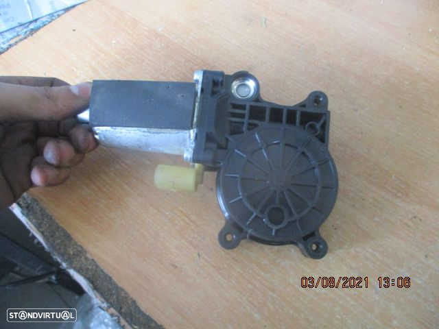 Motor Elevador Vidro 0130821413 VW FOX 2006 FD VW FOX (5Z) 2006 1.4TDI 70CV 3P CINZA F DRT - 2