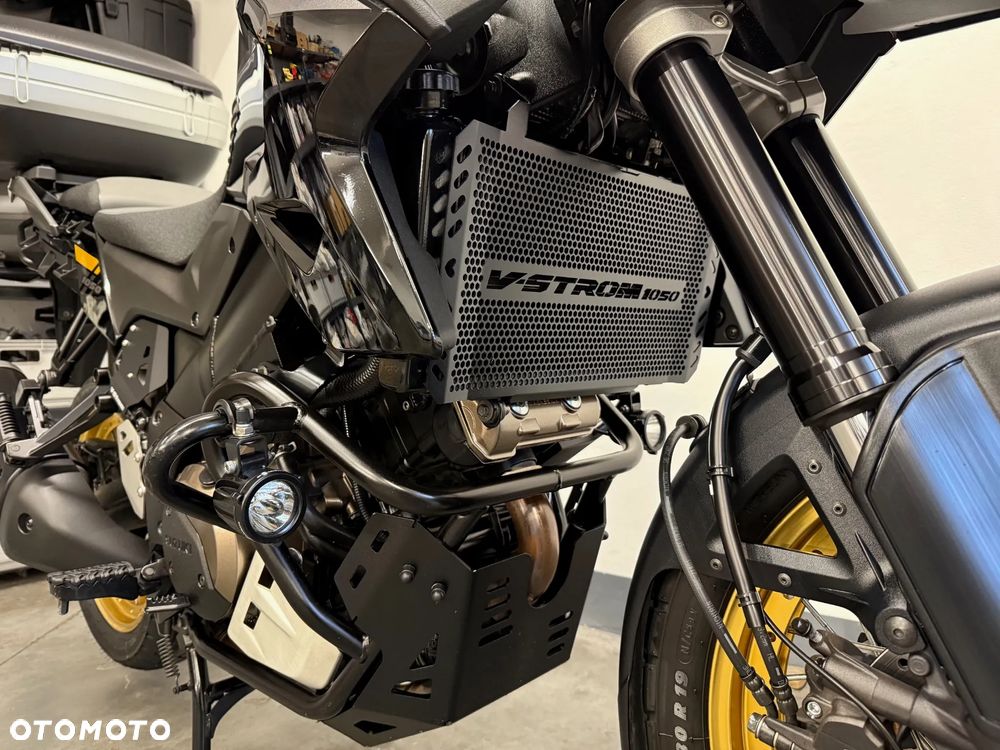 Suzuki V-STROM - 17