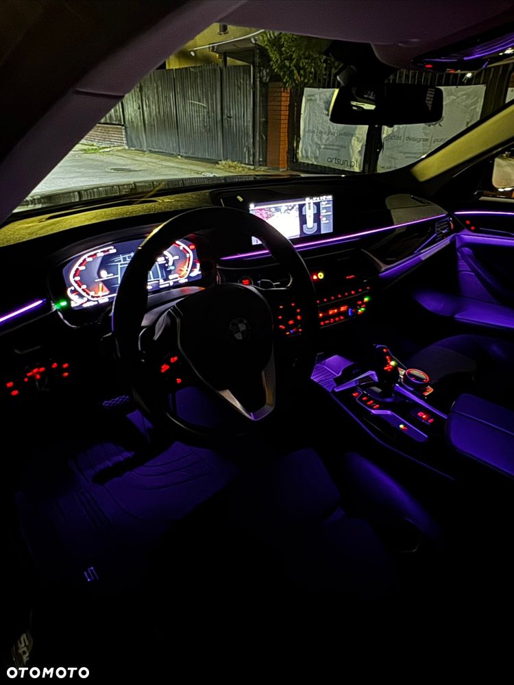 BMW Seria 5 520d Sport Line - 24