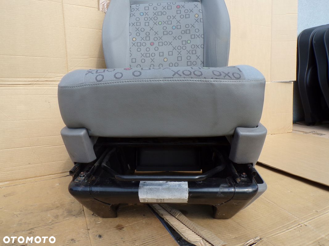 VW T5 Transporter fotel przedni przód KIEROWCY LEWY - 8