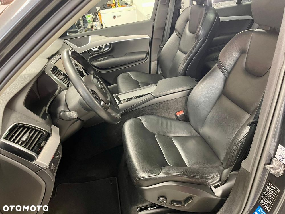 Volvo XC 90 D5 SCR AWD Momentum 7os - 23