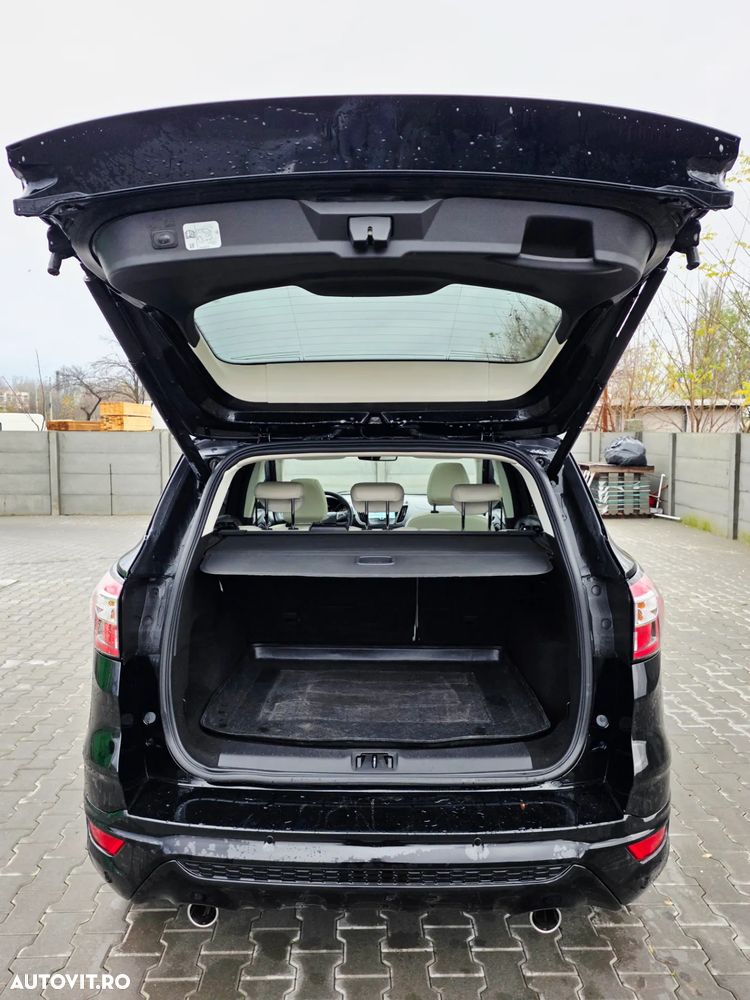 Ford Kuga 2.0 TDCi 4WD Powershift Vignale - 11