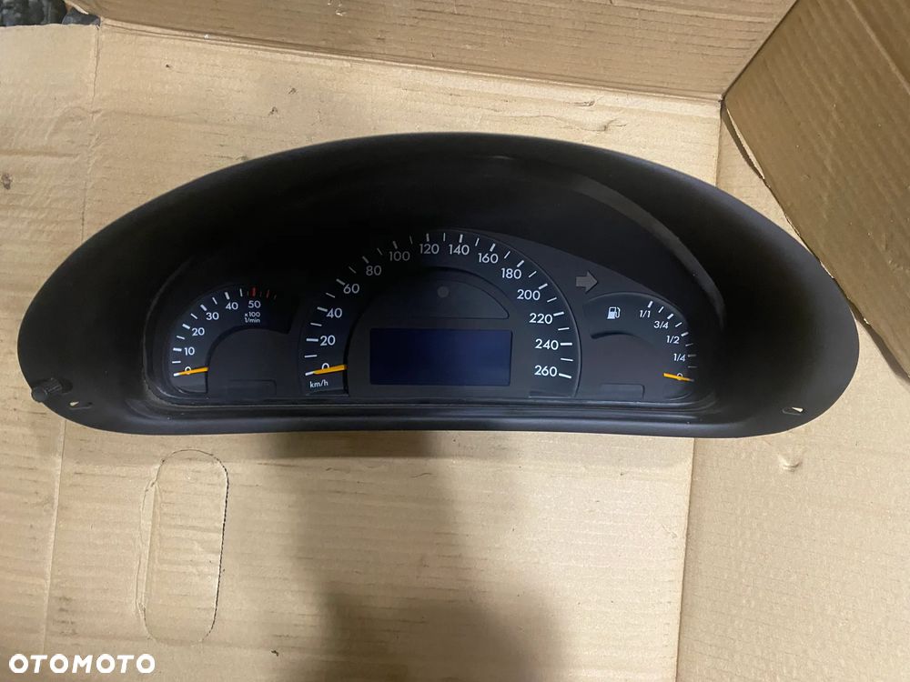 LICZNIK ZEGARY MERCEDES C W203 A2035403911 - 1