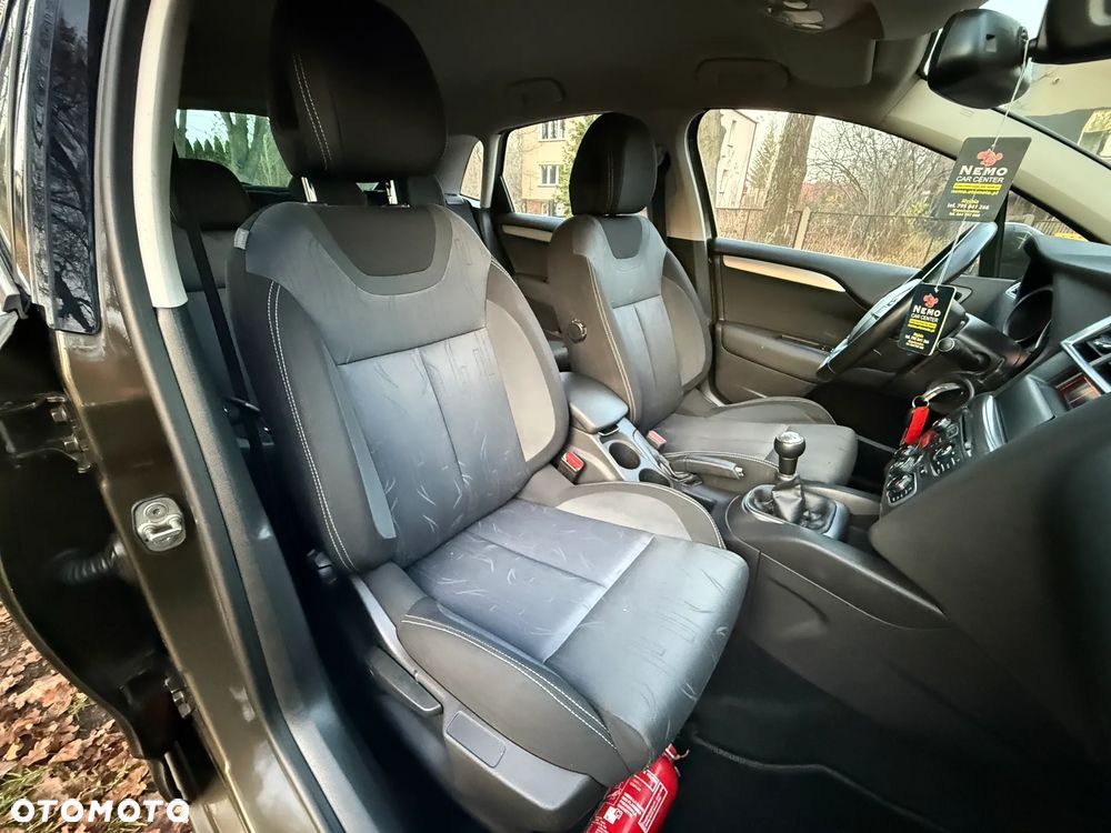 Citroën C4 VTi 95 Attraction - 28