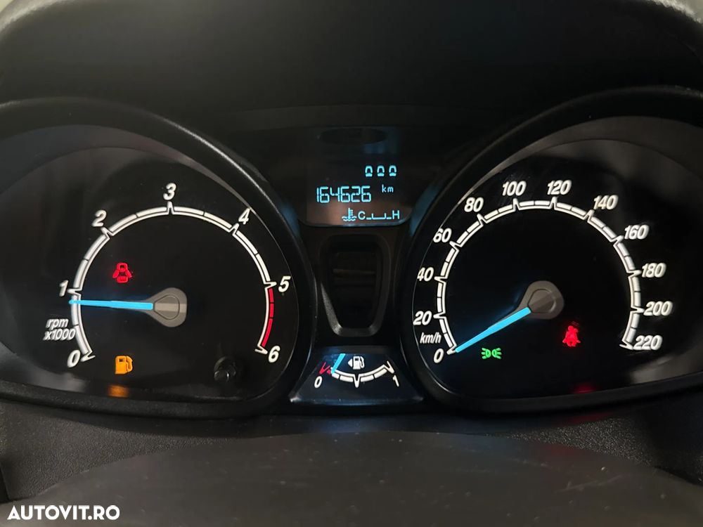 Ford TOURNEO - 11