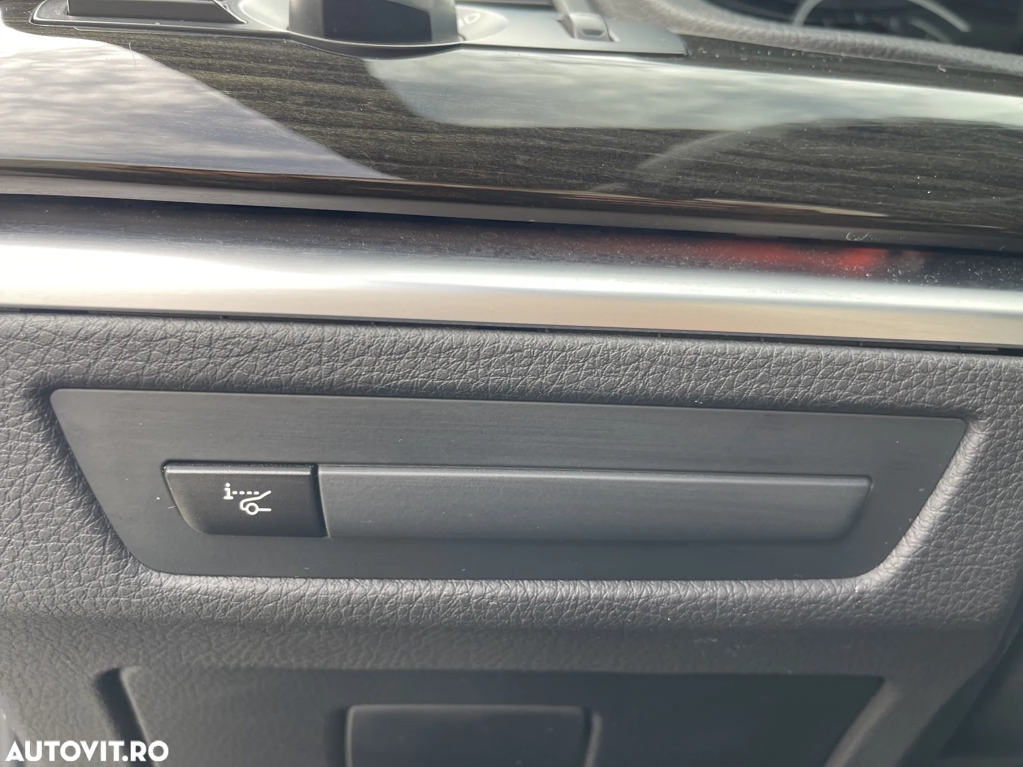 BMW Seria 5 520d - 12
